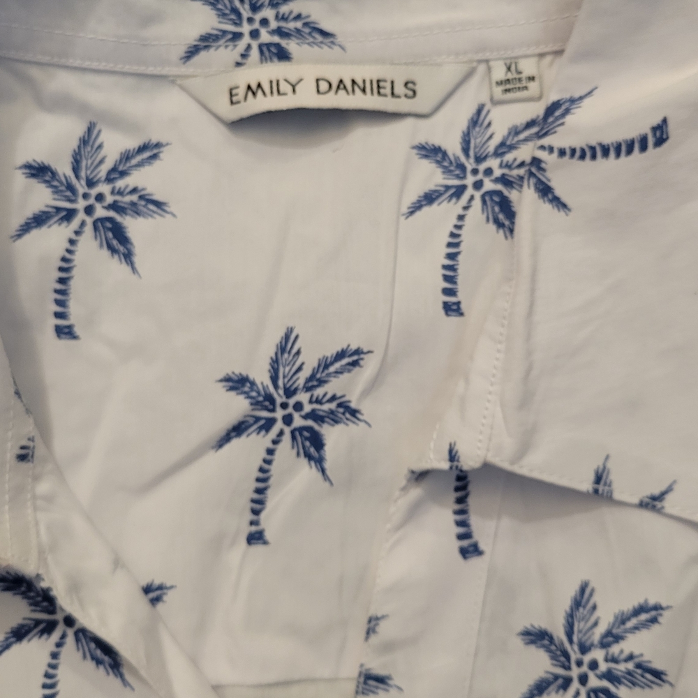 Emily Daniels Women's White Palm Tree Print Casual Shirt Size XL - Picture 2 of 3